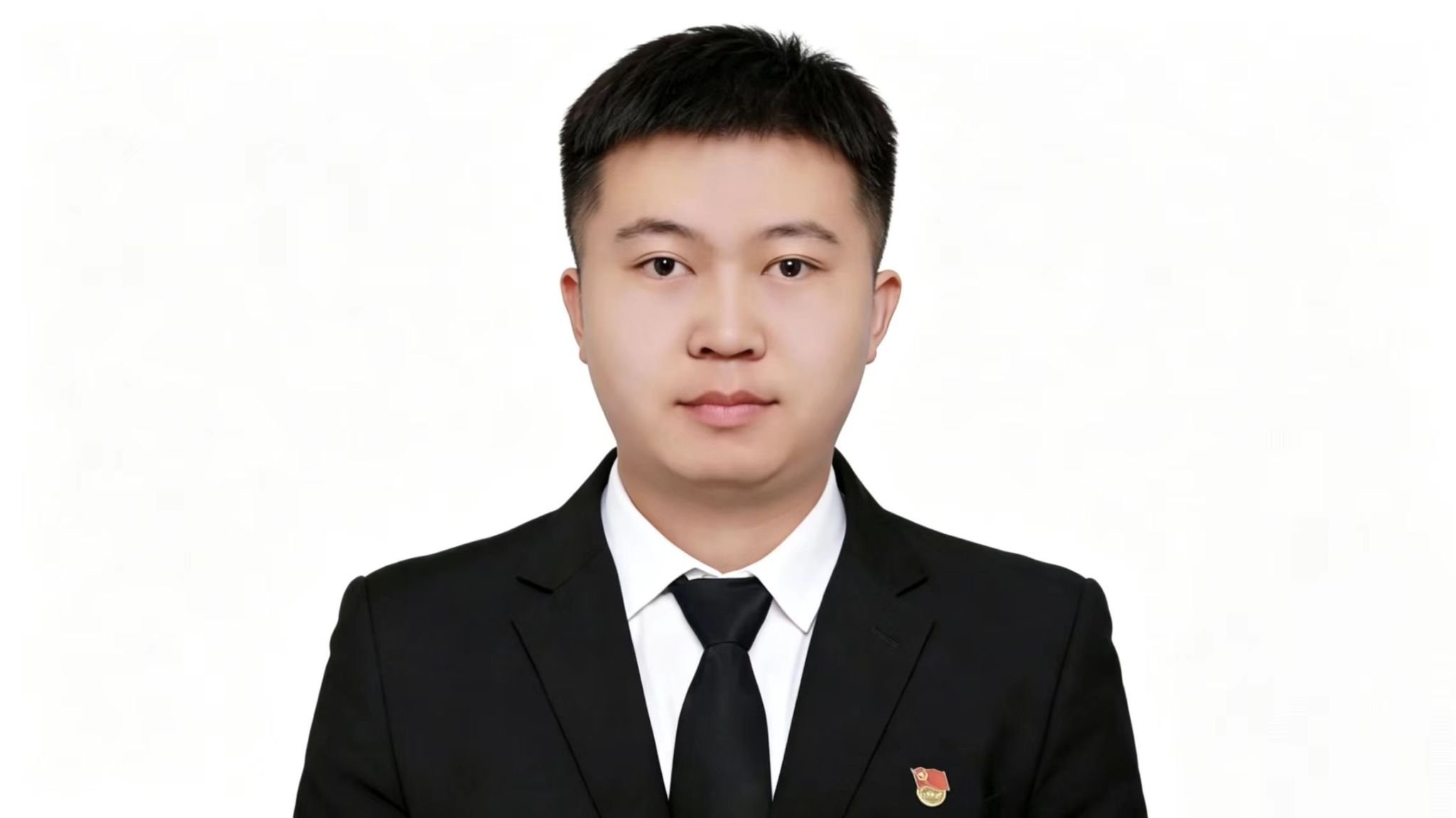 【就业明星】王怡雄—以平凡之身，搏不...
